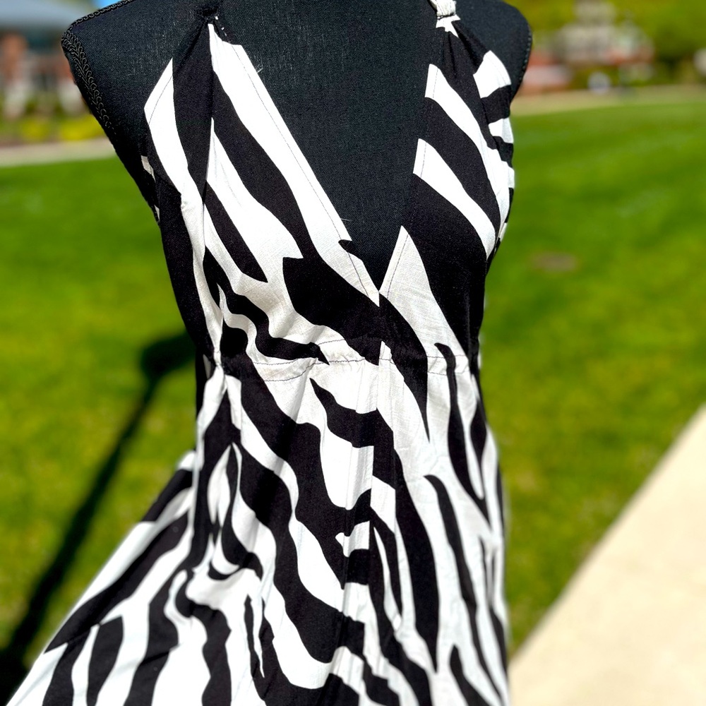 NEW!Summer Dress Fresh Linen minimum wrinkle B&W print. ONE SIZE fits most S/M/L